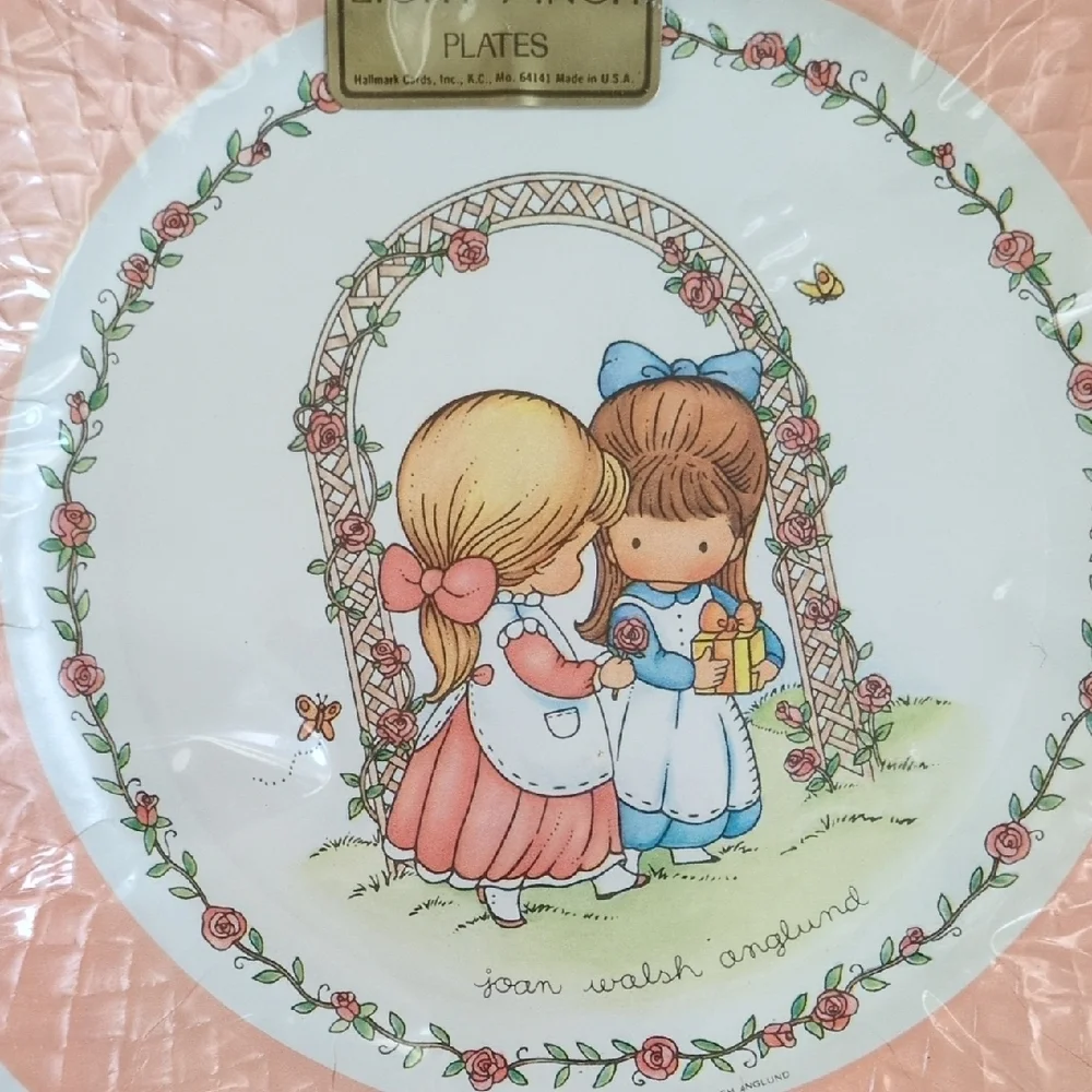 NIP Vintage 1969 Hallmark Joan Walsh Anglund Party Paper Plates & Cups Floral